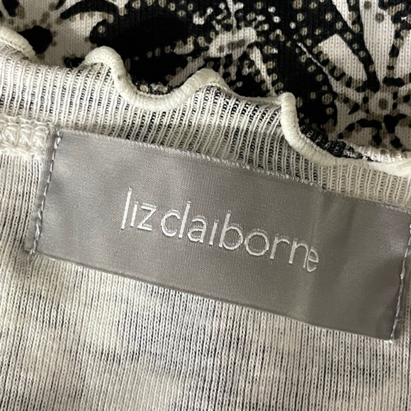 *Liz Claiborne Women’s Flower Print Top V- Neck Sz M - Picture 9 of 11